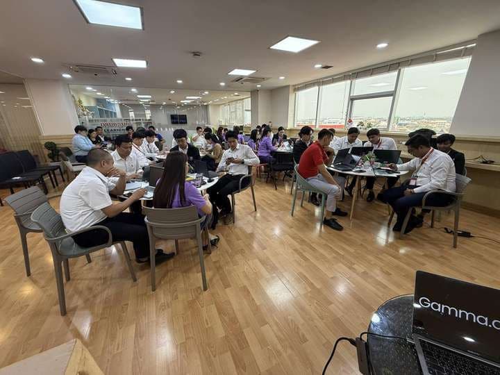 AI Training & Generative AI ສຳລັບການເຮັດວຽກ